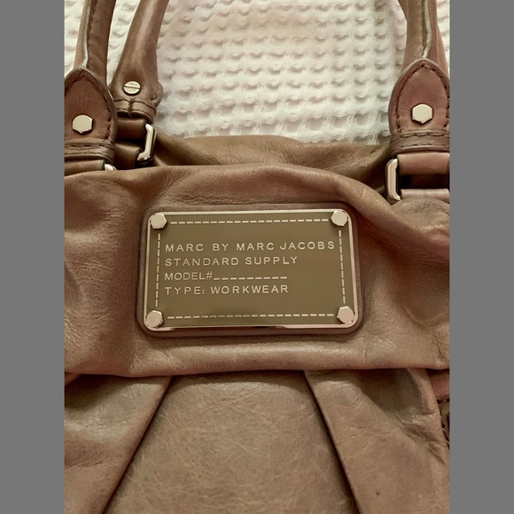 ☑️SOLD☑️Marc by Marc Jacobs Leather Tote Standard - Picture 1 of 7
